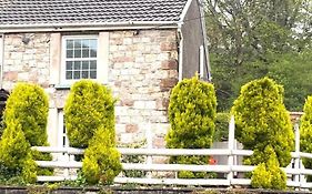 2-Bed Cottage In In Welsh Valley Nr Swansea